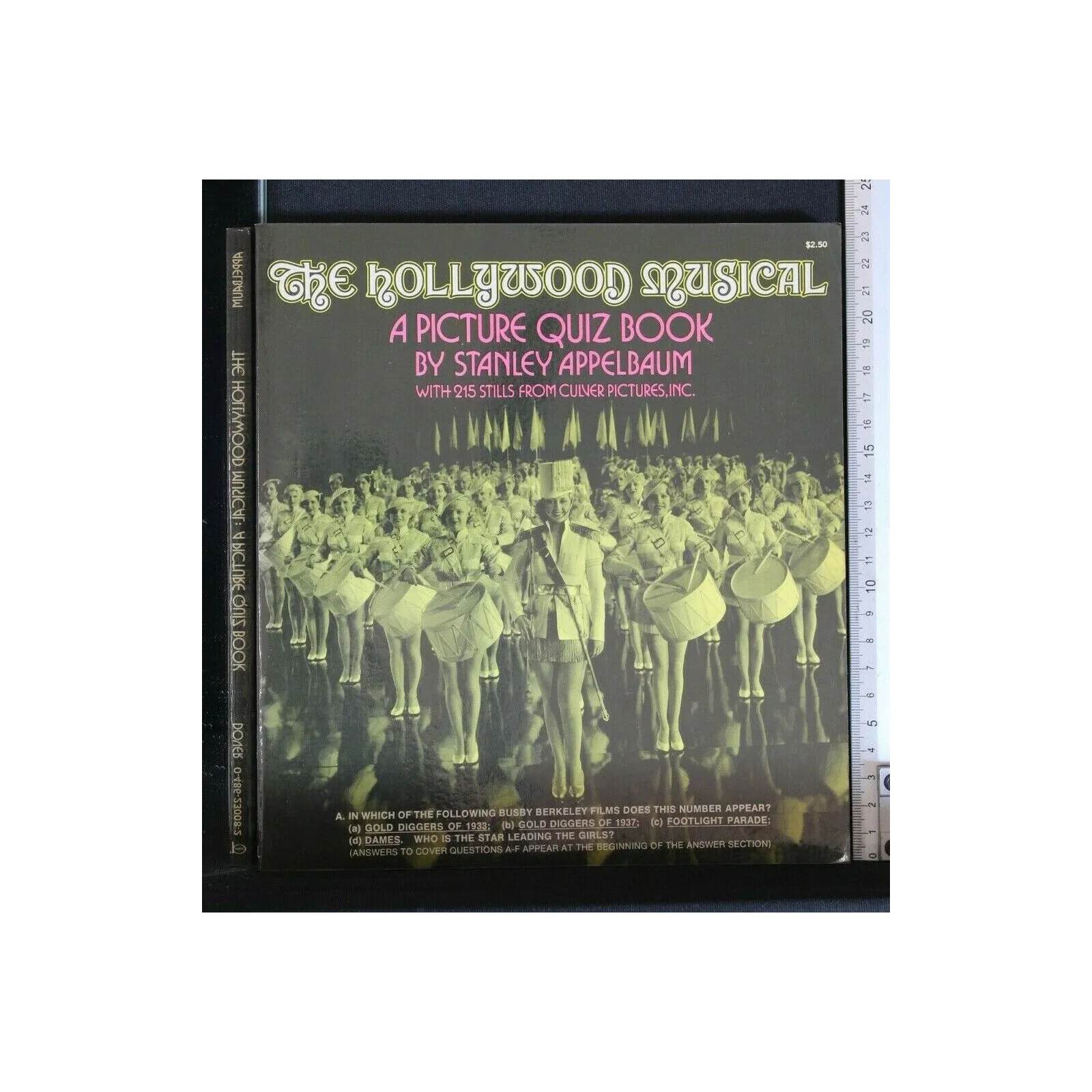 THE HOLLYWOOD MUSICAL A PICTURE QUIZ BOOK