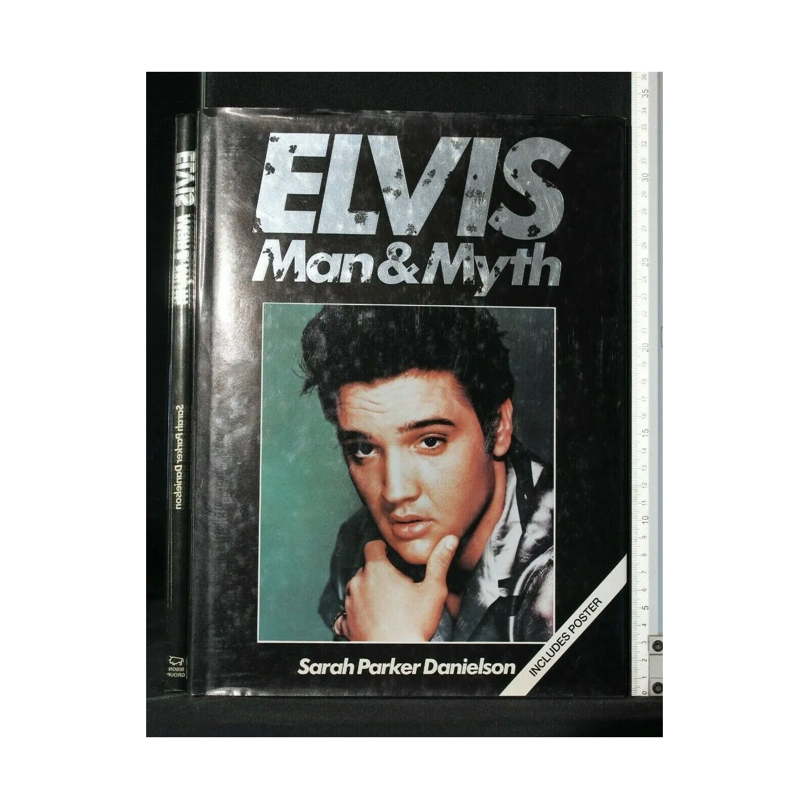 ELVIS MAN & MYTH