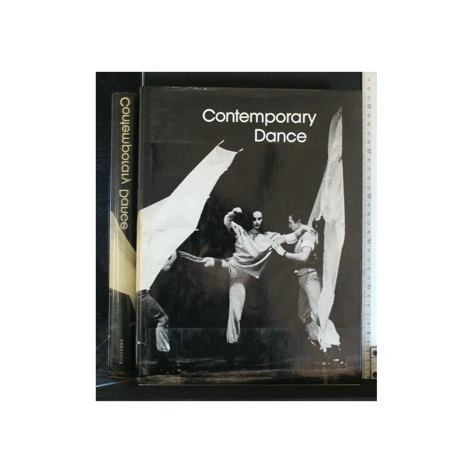 CONTEMPORARY DANCE