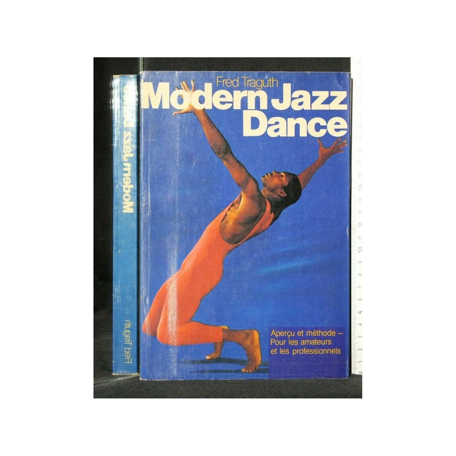 MODEN JAZZ DANCE
