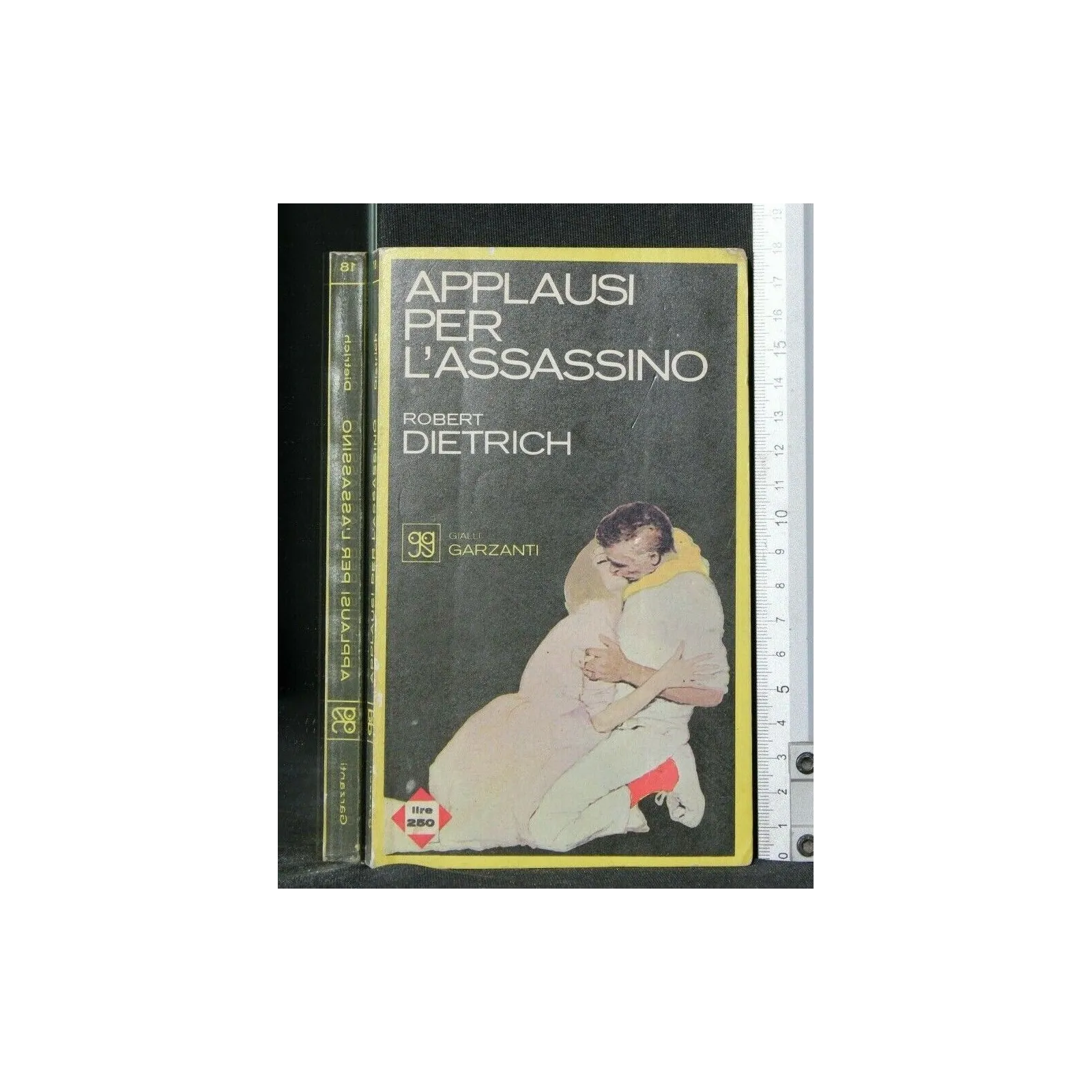 APPLAUSI PER L'ASSASSINO