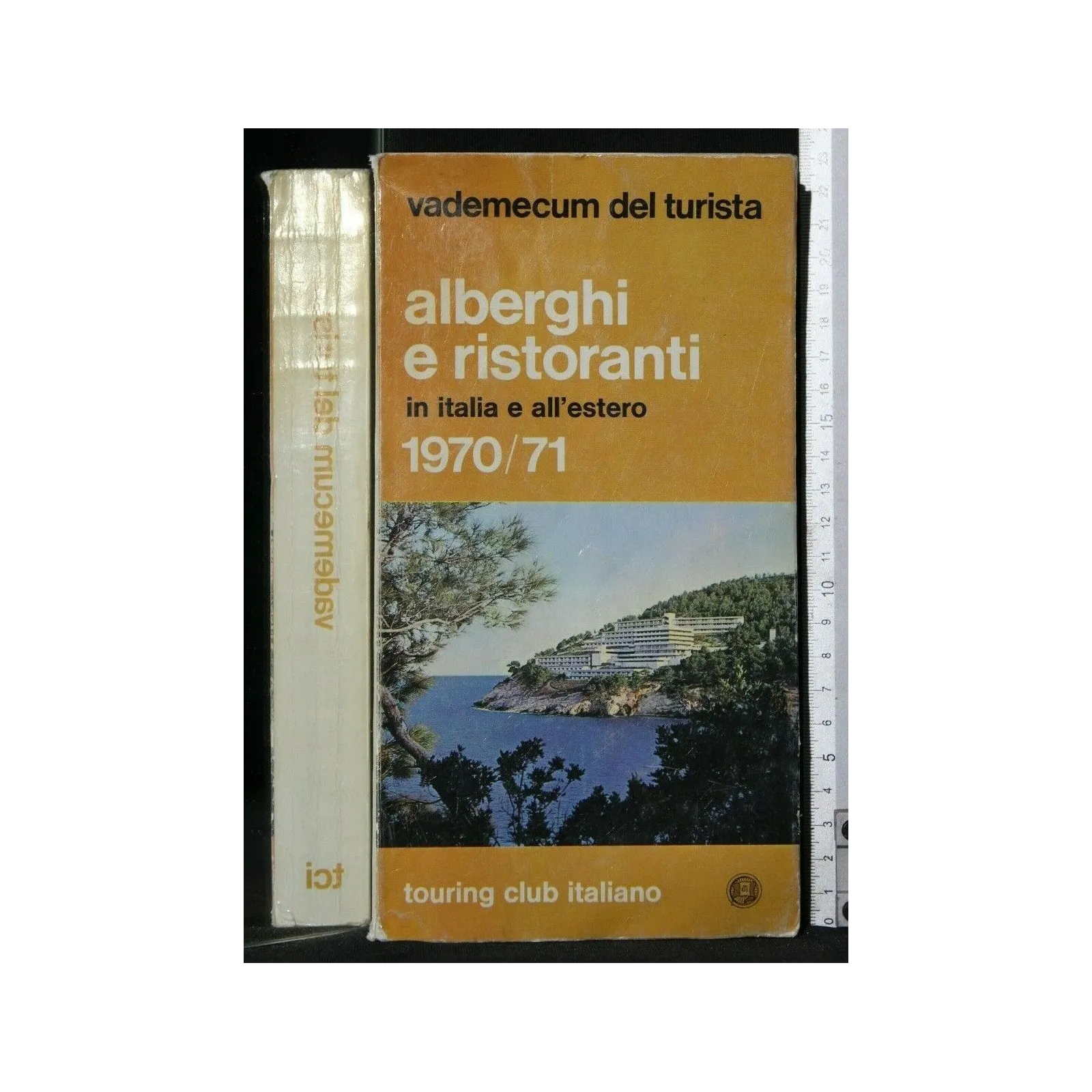 VADEMECUM DEL TURISTA ALBERGHI E RISTORANTI IN ITALIA E
