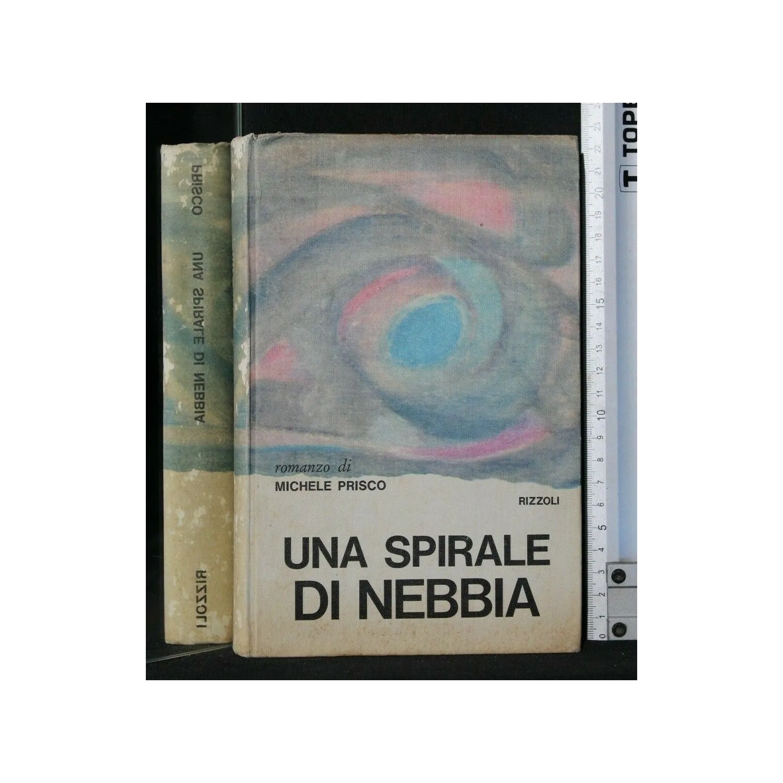 UNA SPIRALE DI NEBBIA