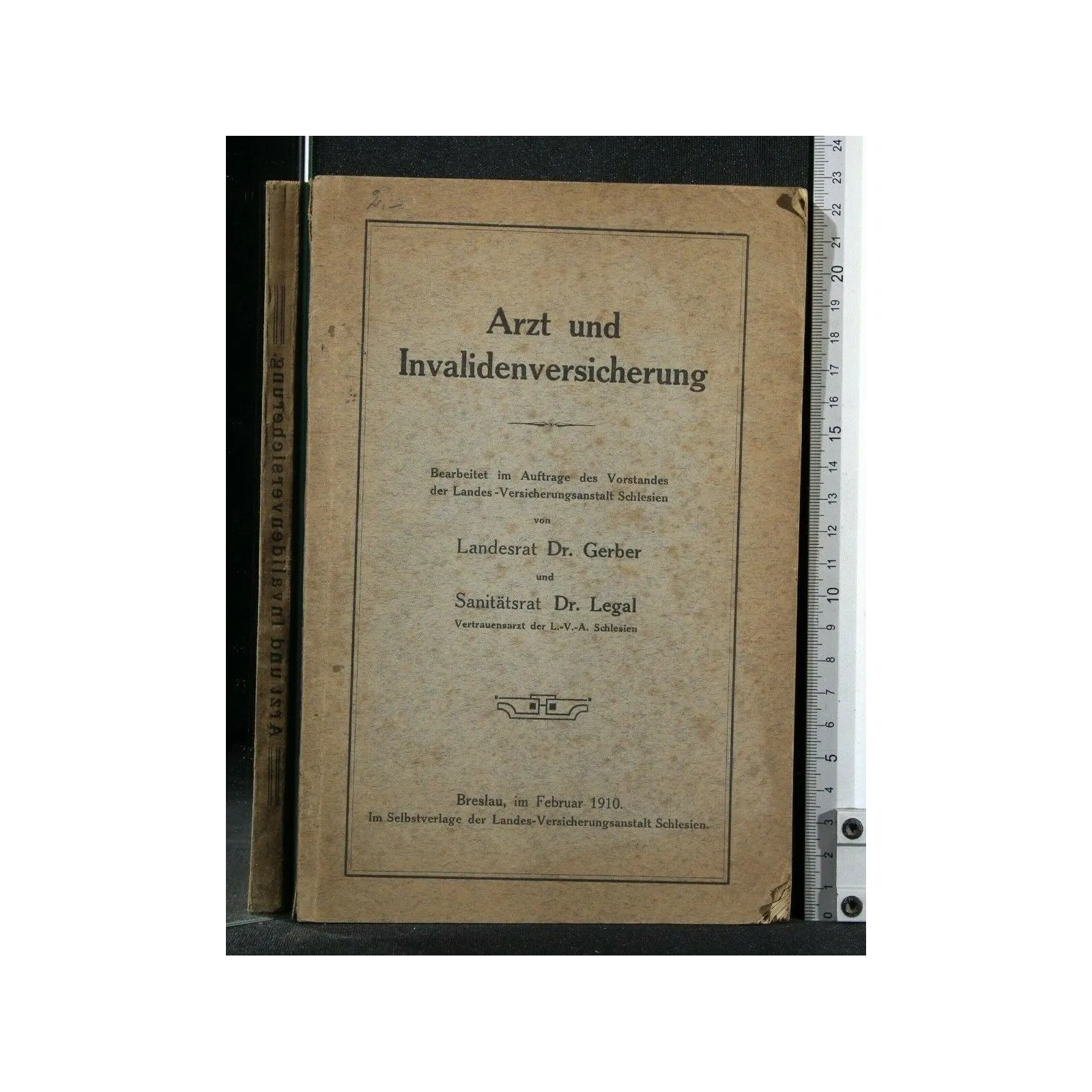 ARZT UND INVALIDENVERSICHERUNG