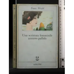 UNA SCRITTURA FEMMINILE AZZURRO PALLIDO_x000D_