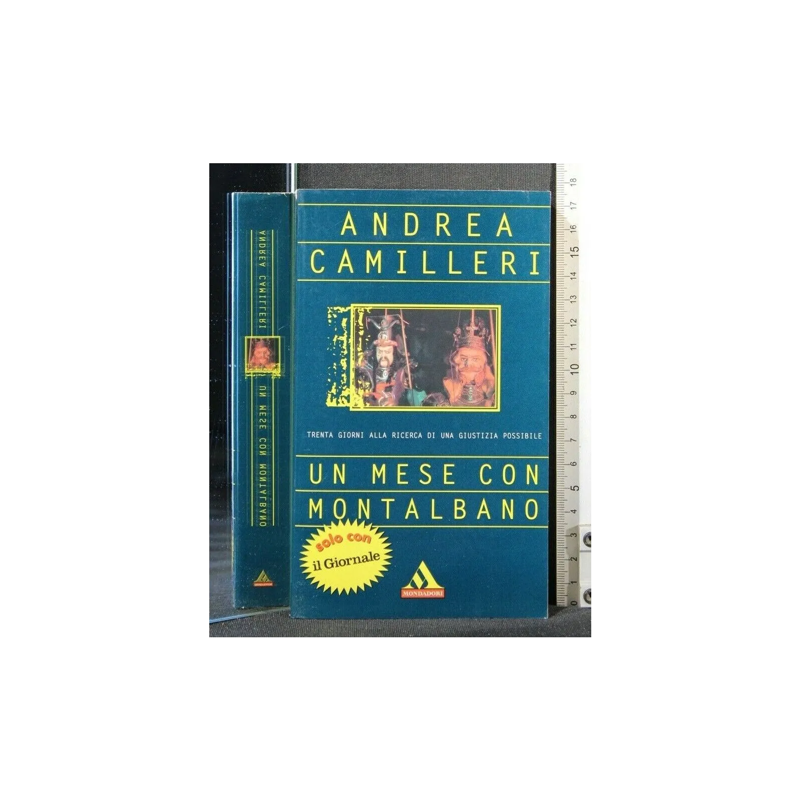 UN MESE CON MONTALBANO