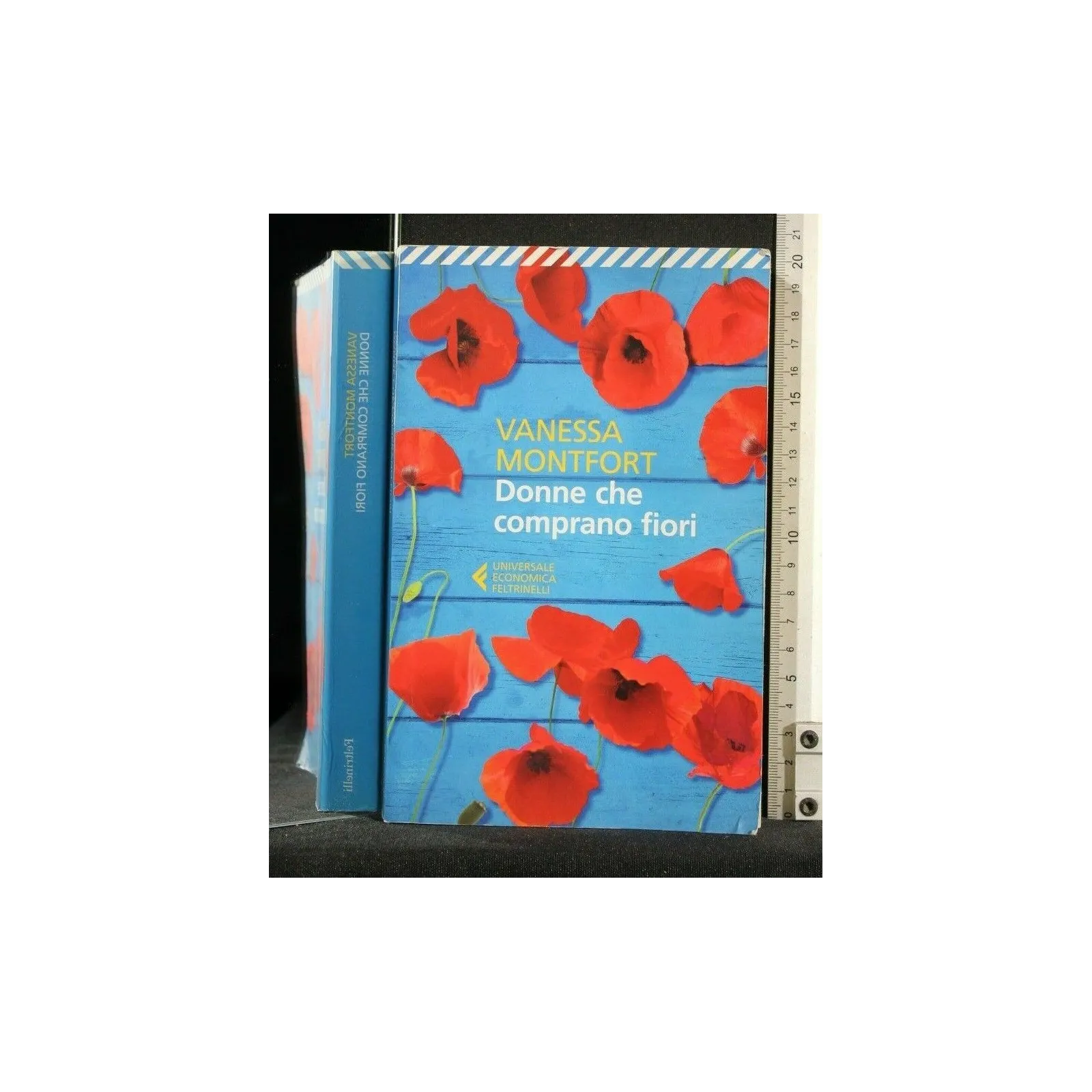 DONNE CHE COMPRANO FIORI