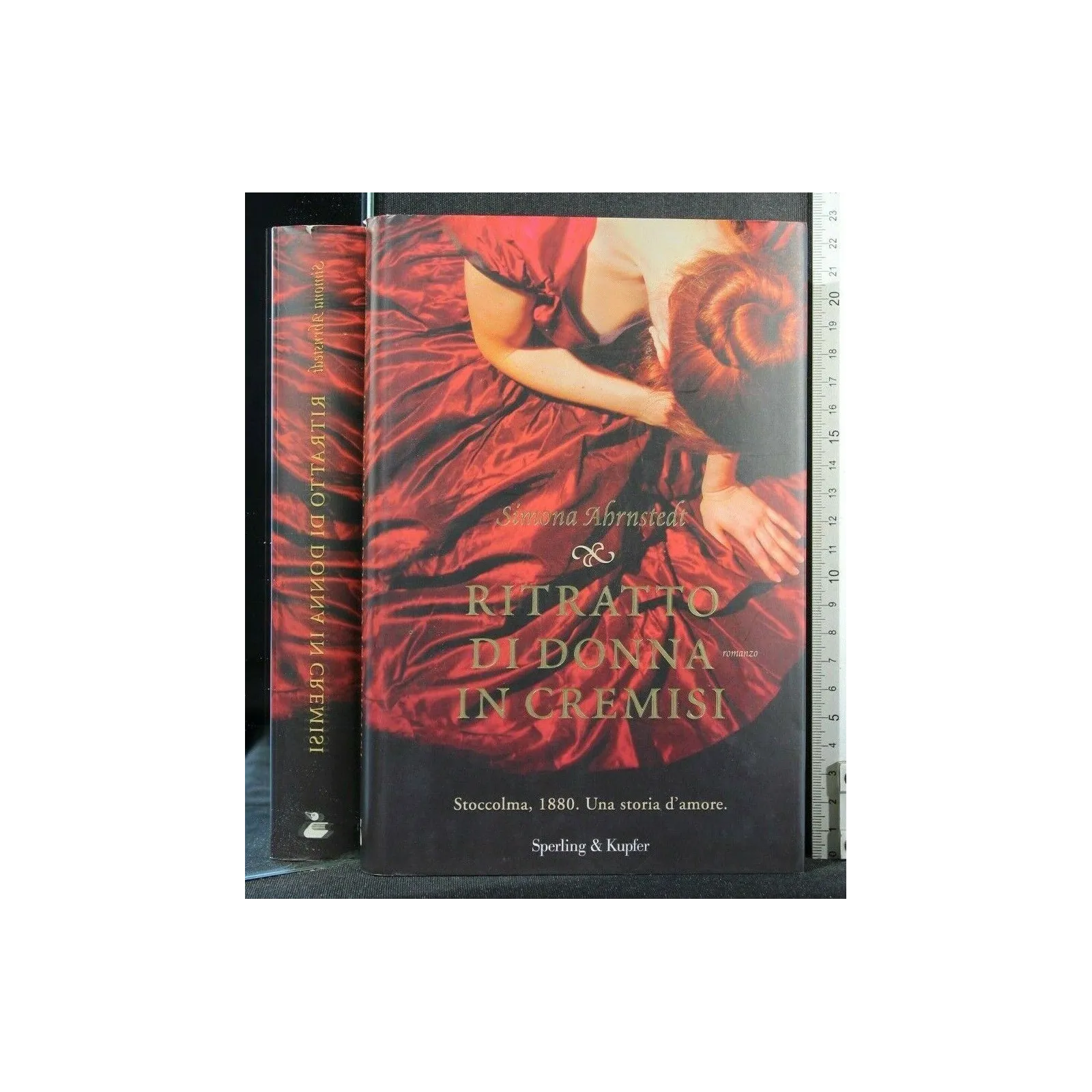 RITRATTO DI DONNA IN CREMISI