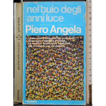 Nel buio degli anni luce