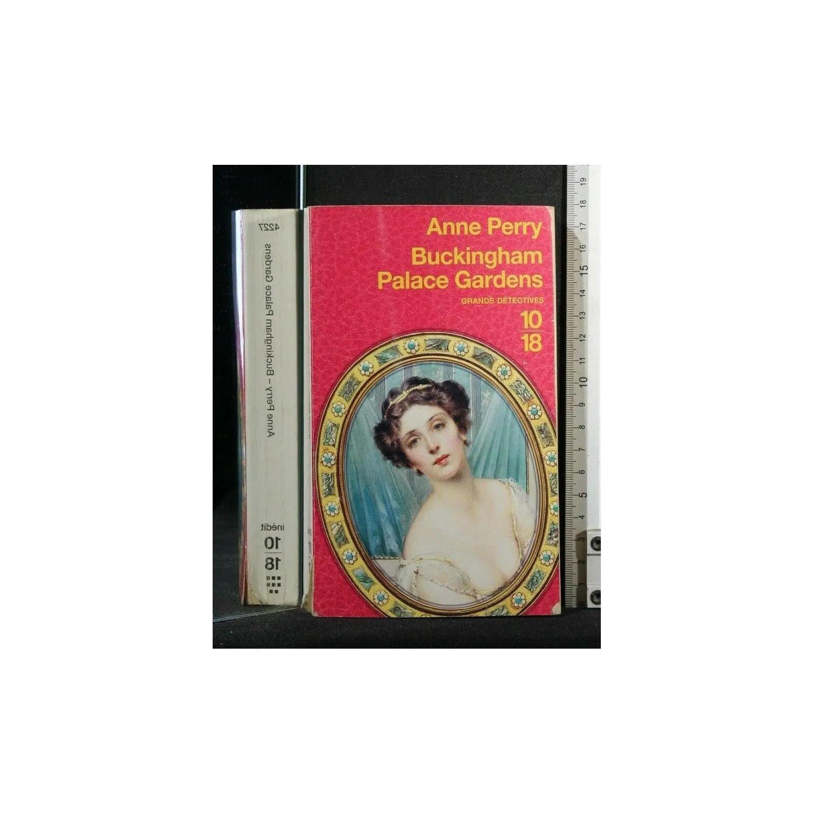 BUCKINGHAM PALACE GARDENS