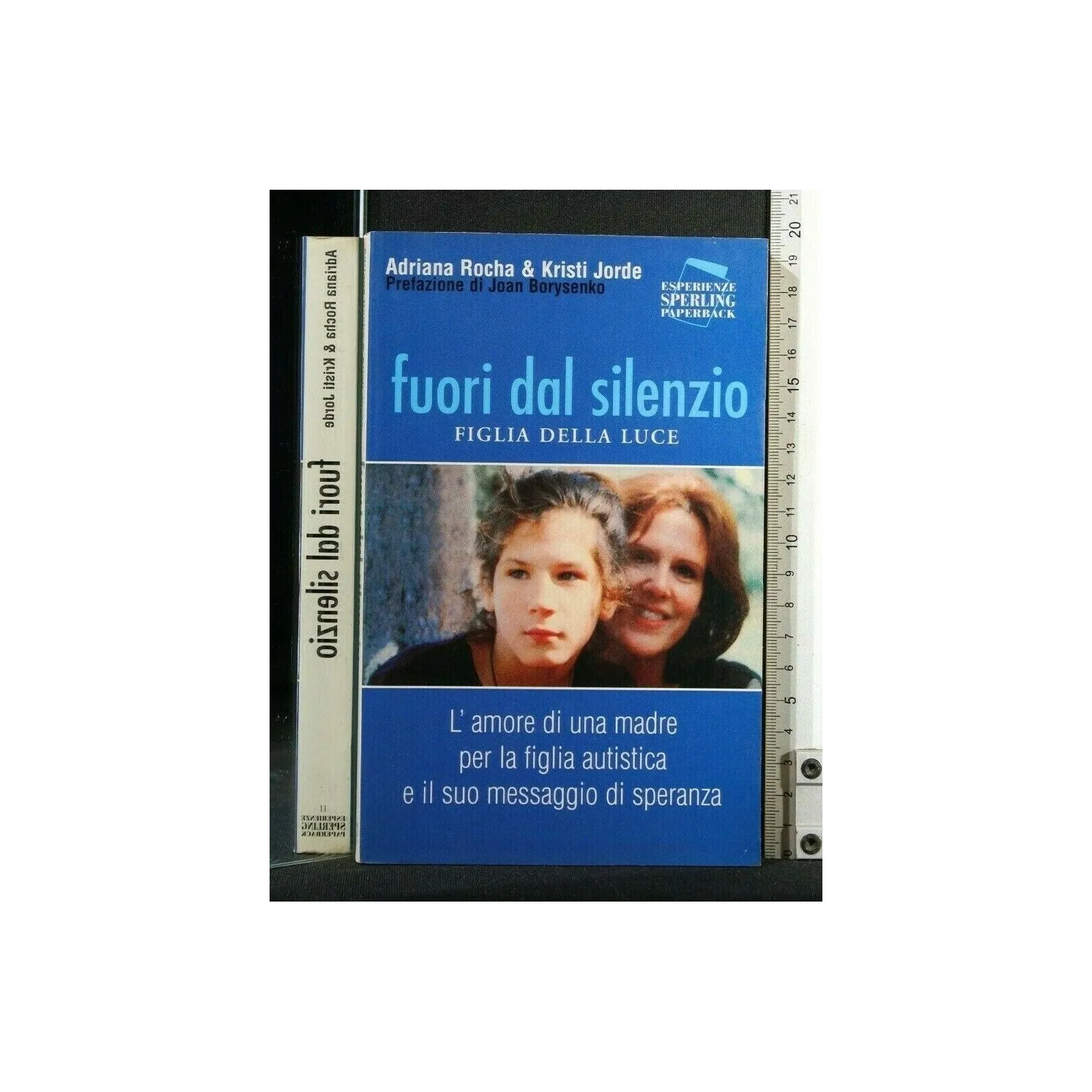 FUORI DAL SILENZIO FIGLIA DELLA LUCE