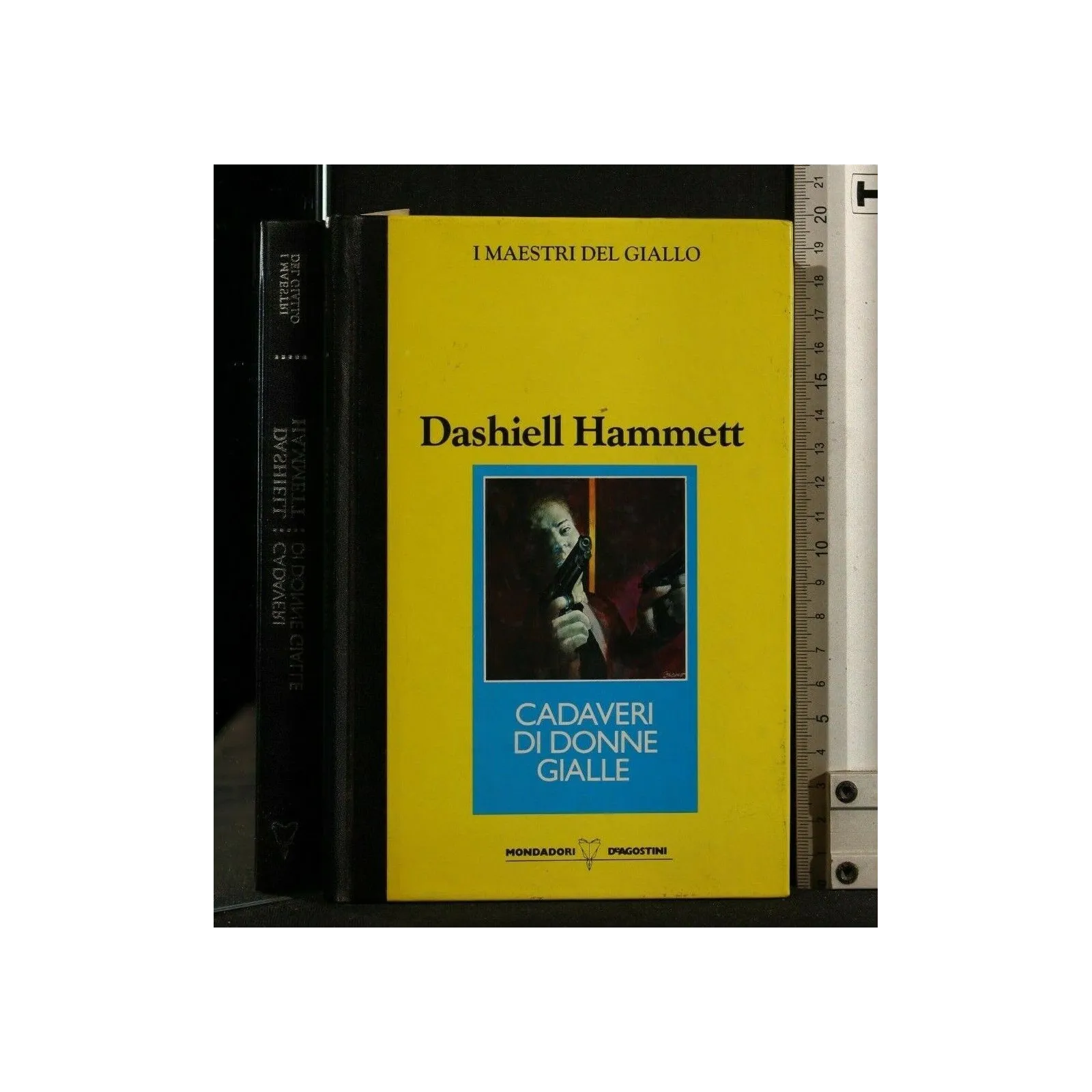 I MAESTRI DEL GIALLO CADAVERI DI DONNE GIALLE