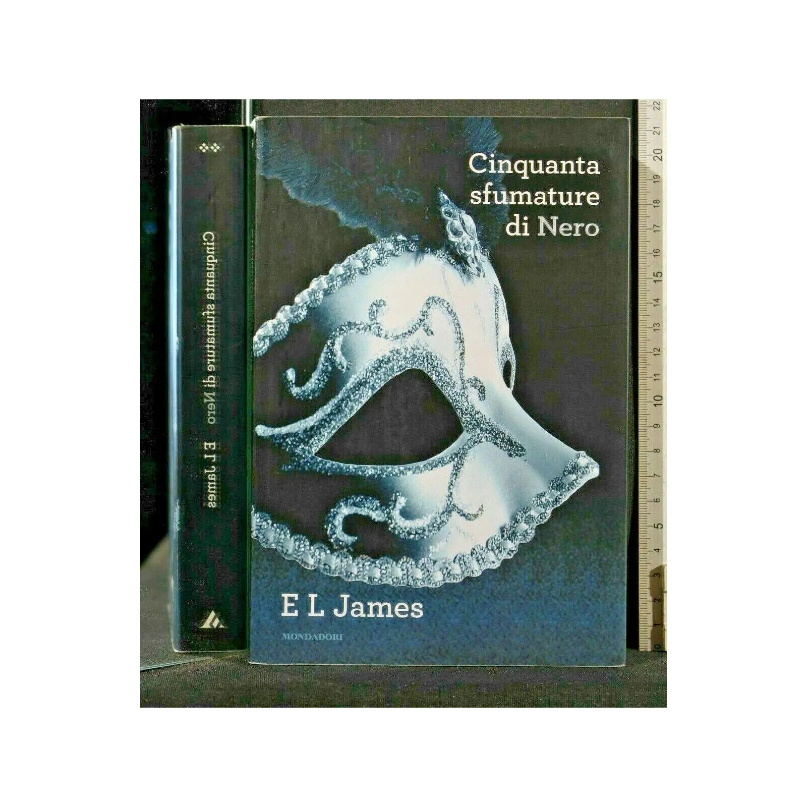 CINQUANTA SFUMATURE DI NERO