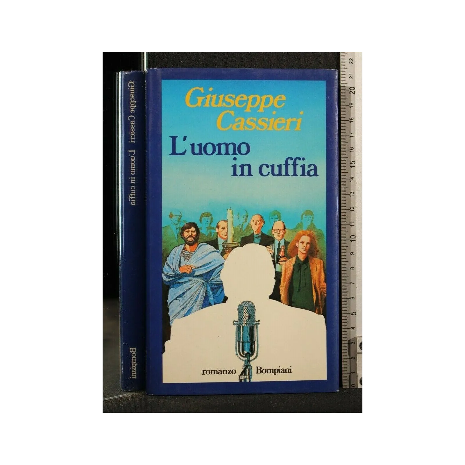 L'UOMO IN CUFFIA