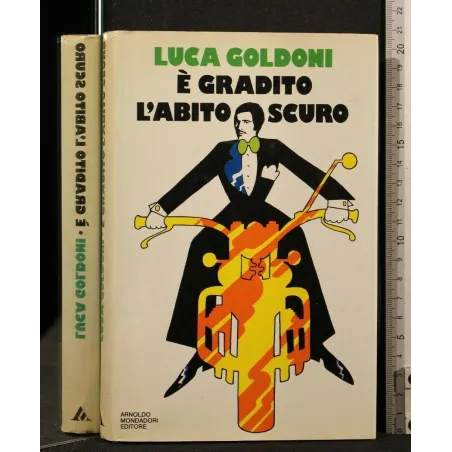 E' GRADITO L'ABITO SCURO