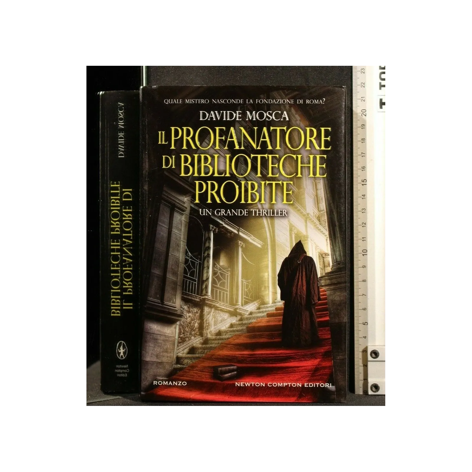 IL PROFANATORE DI BIBLIOTECHE PROIBITE