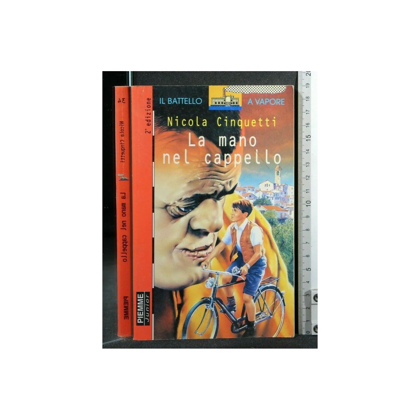 LA MANO NEL CAPPELLO