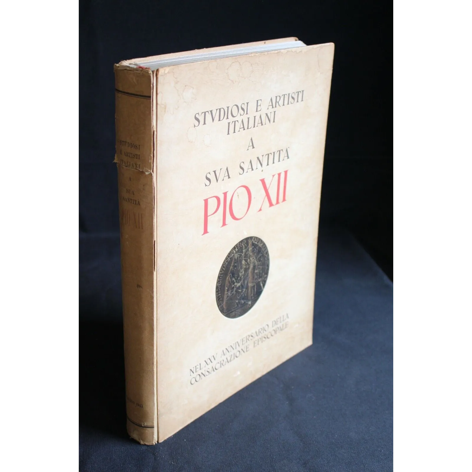 STUDIOSI E ARTISTI ITALIANI A SUA SANTITA' PIO XII