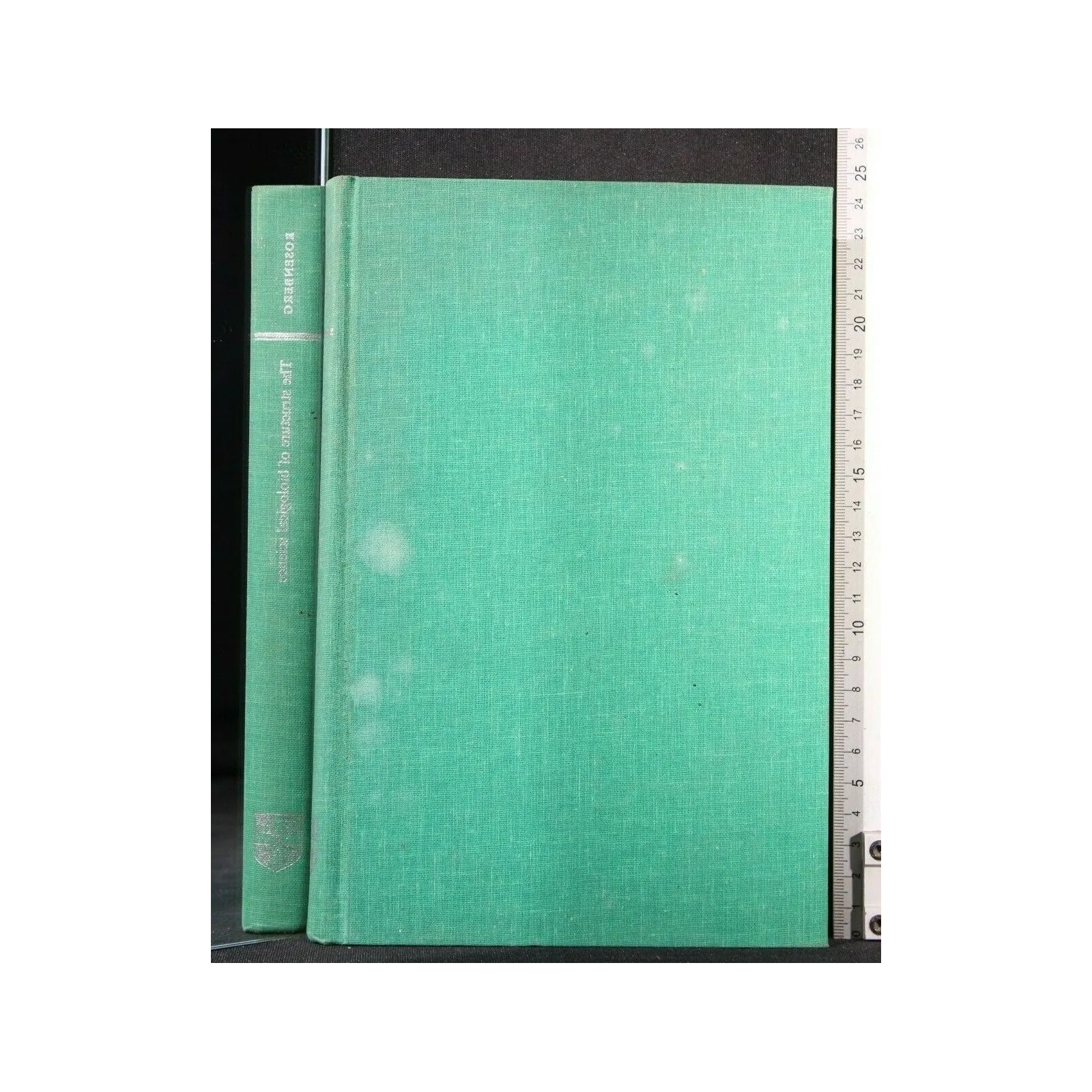 THE STRUCTURE OF BIOLOGICAL SCIENCE