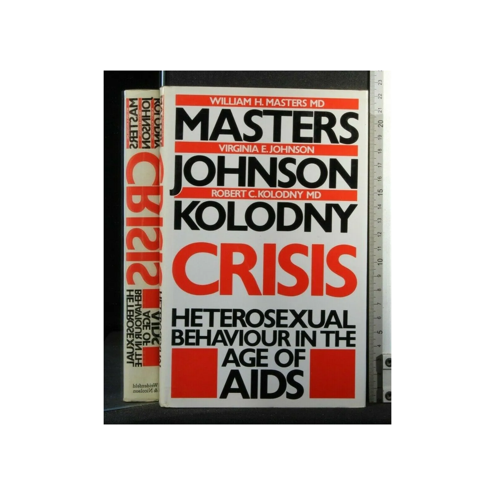 CRISIS HETEROSEXUAL BEHAVIOUR IN THE AGE OF AIDS