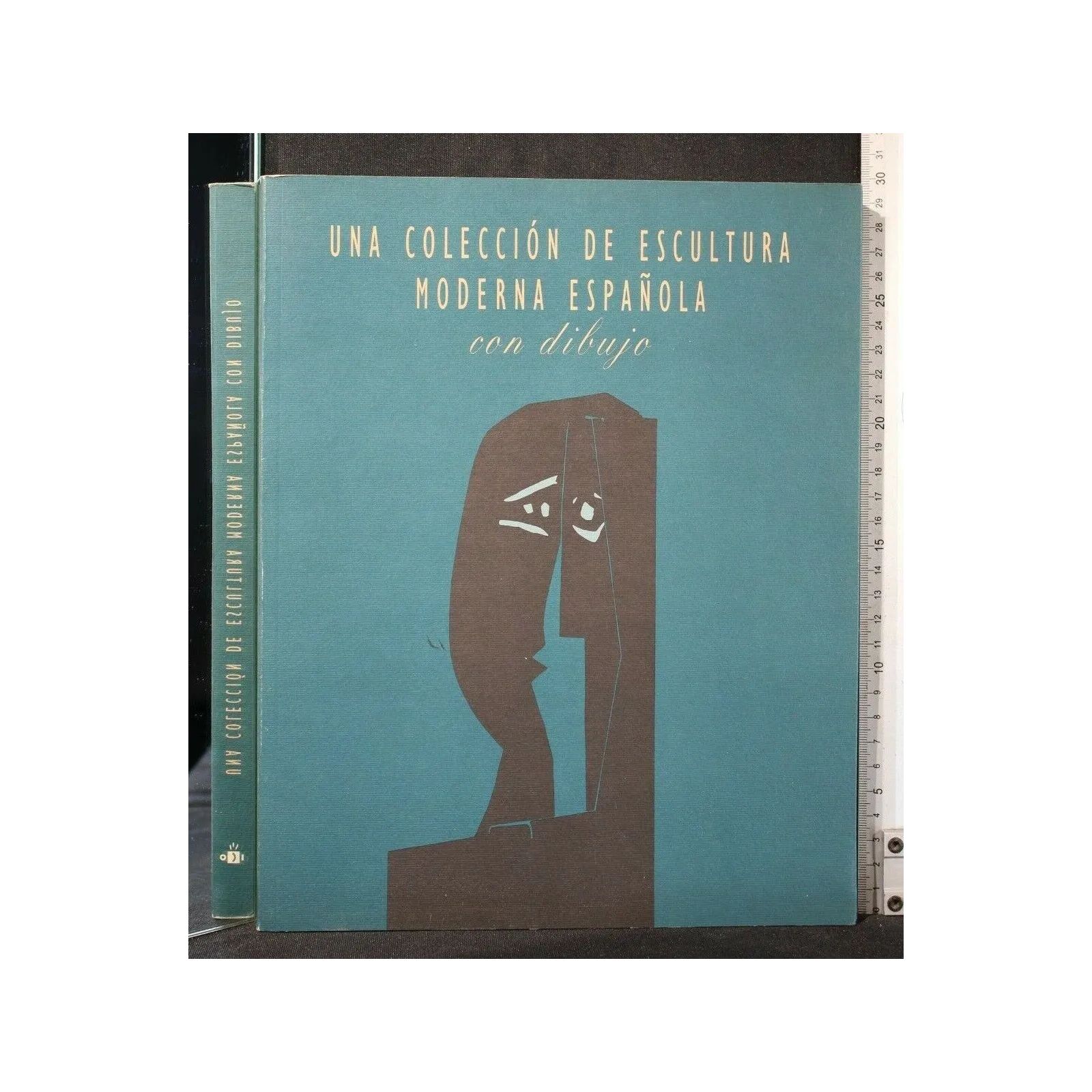 UNA COLECCION DE ESCULTURA MODERNA ESPANOLA CON DIBUJO