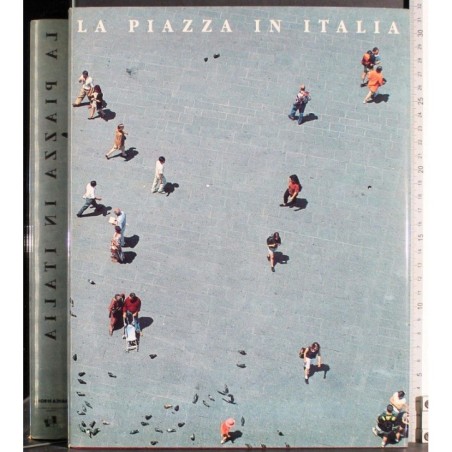 La piazza in Italia