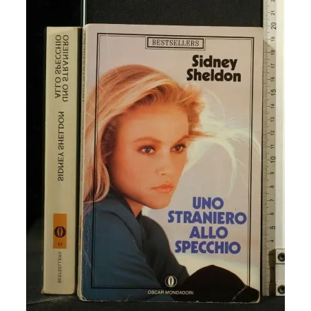 UNO STRANIERO ALLO SPECCHIO