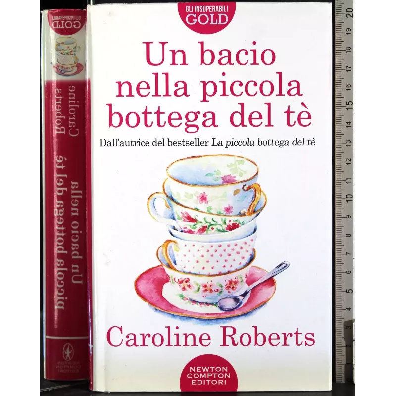 Un bacio nella piccola bottega del tè