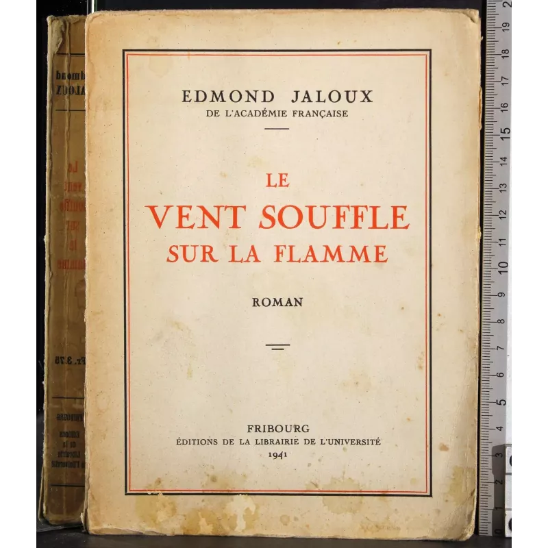 Le vent souffle sur la flamme