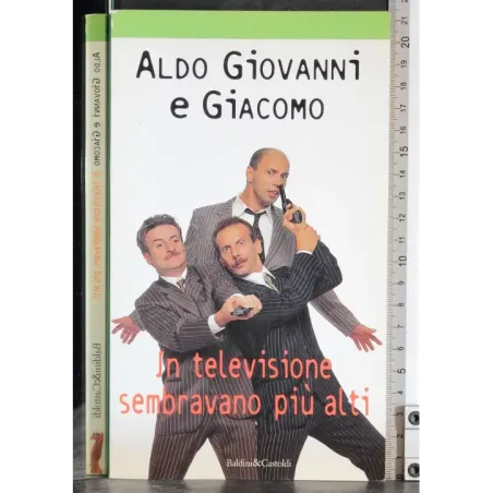 In televisione sembrano più alti