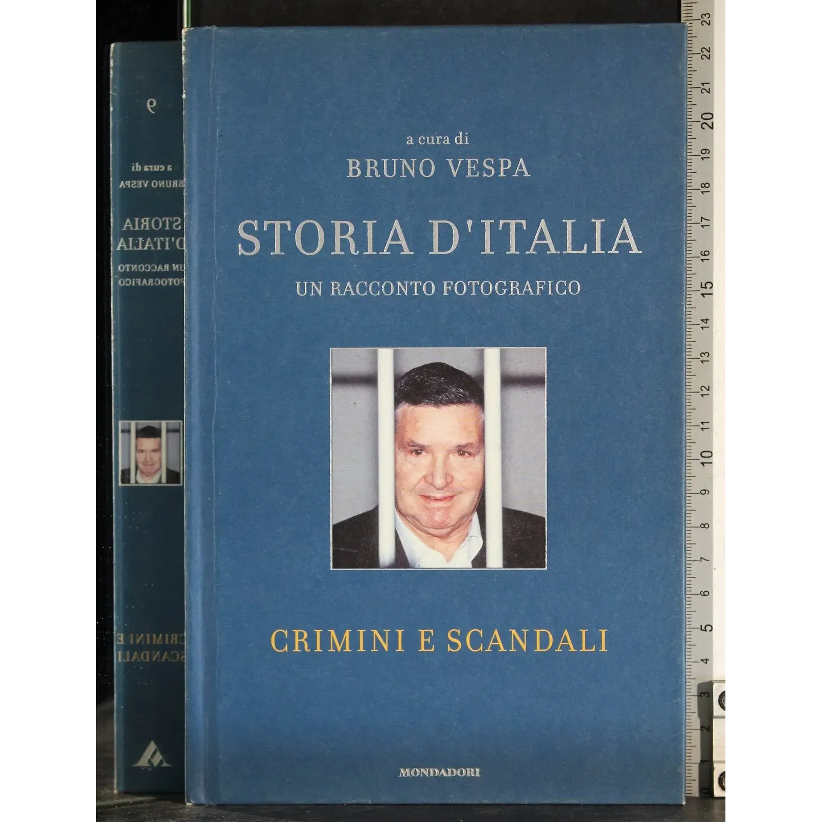 Storia D'Italia racconto fotografico Crimini scandali