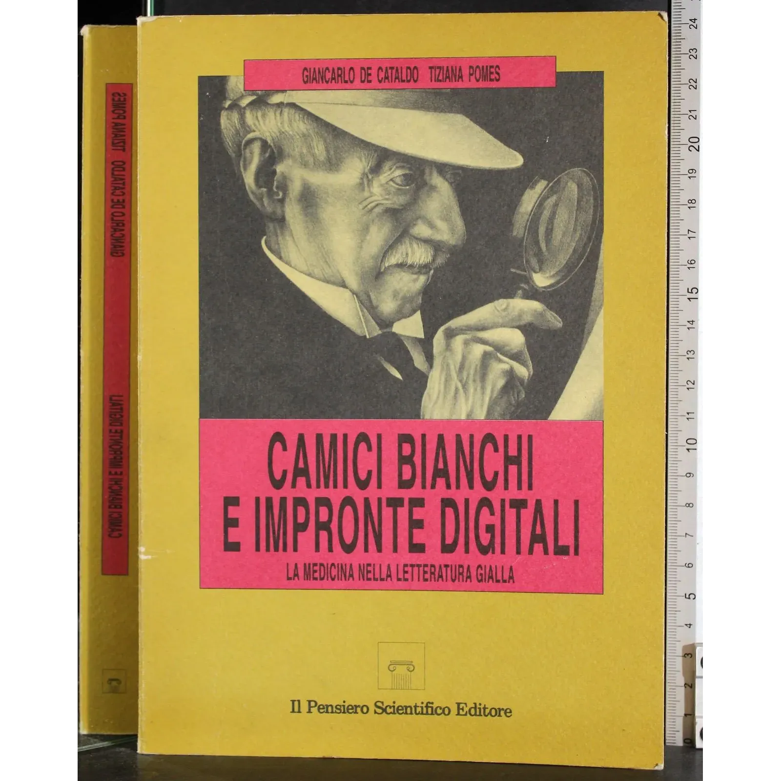 Camici bianchi e impronte digitali