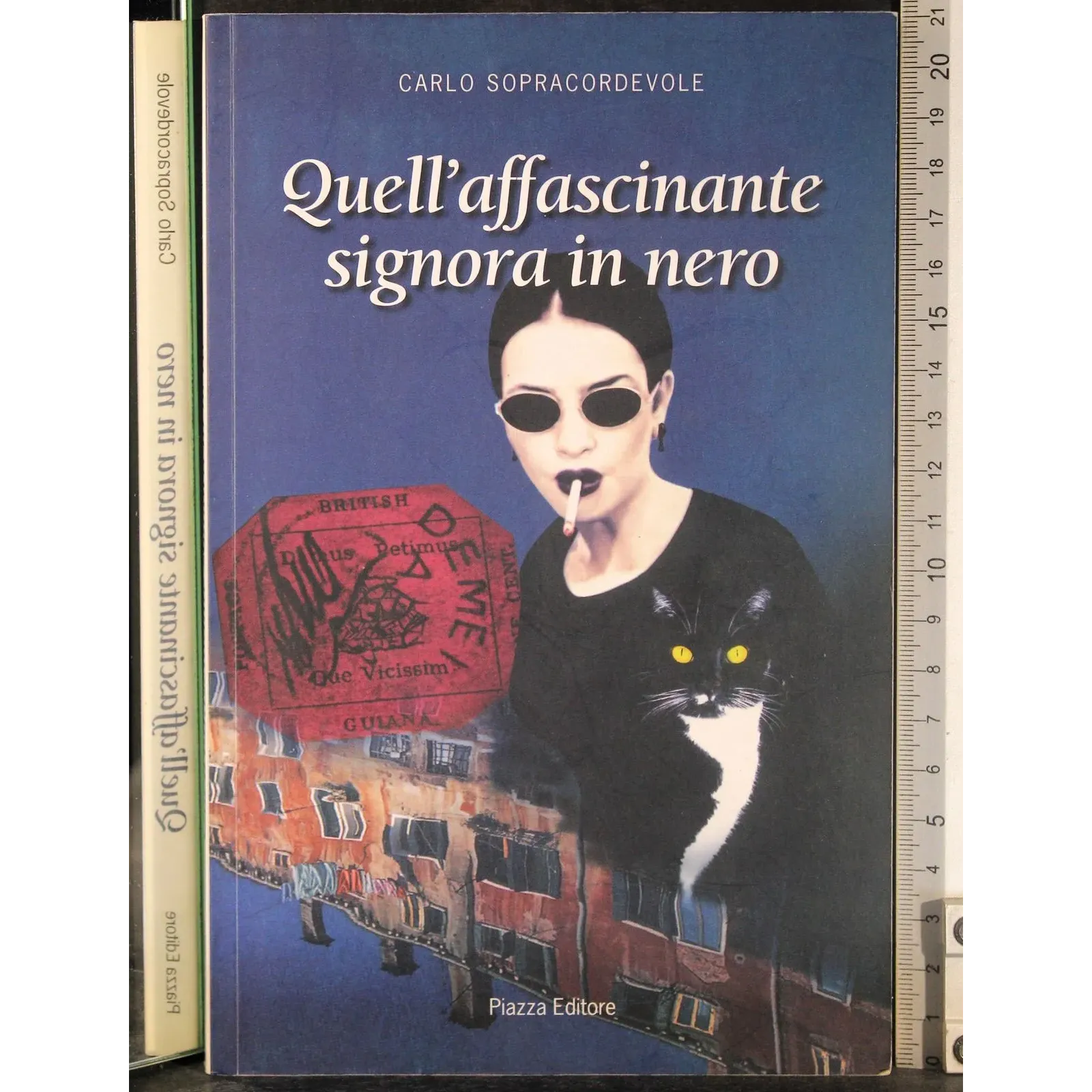 Quell'affascinante signora in nero