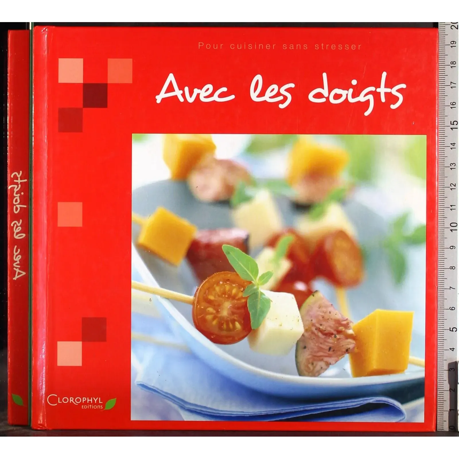 Avec les doigts