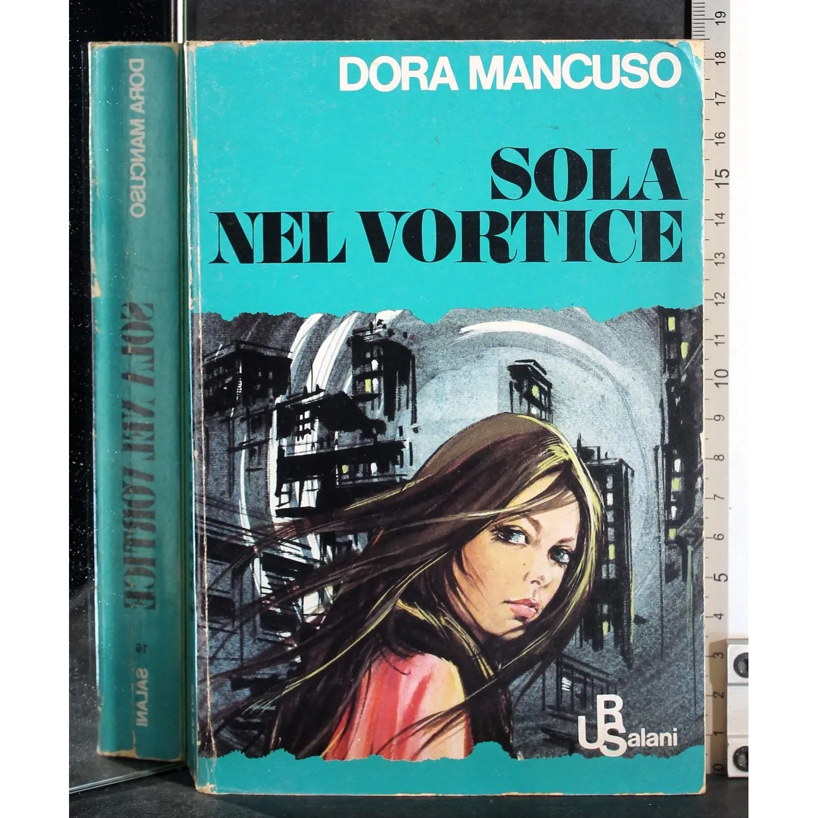 Sola nel vortice
