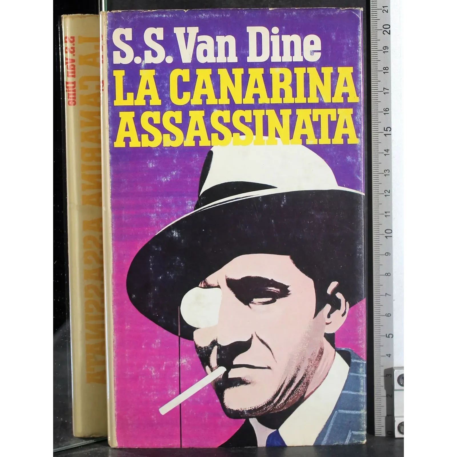 La canarina assassinata