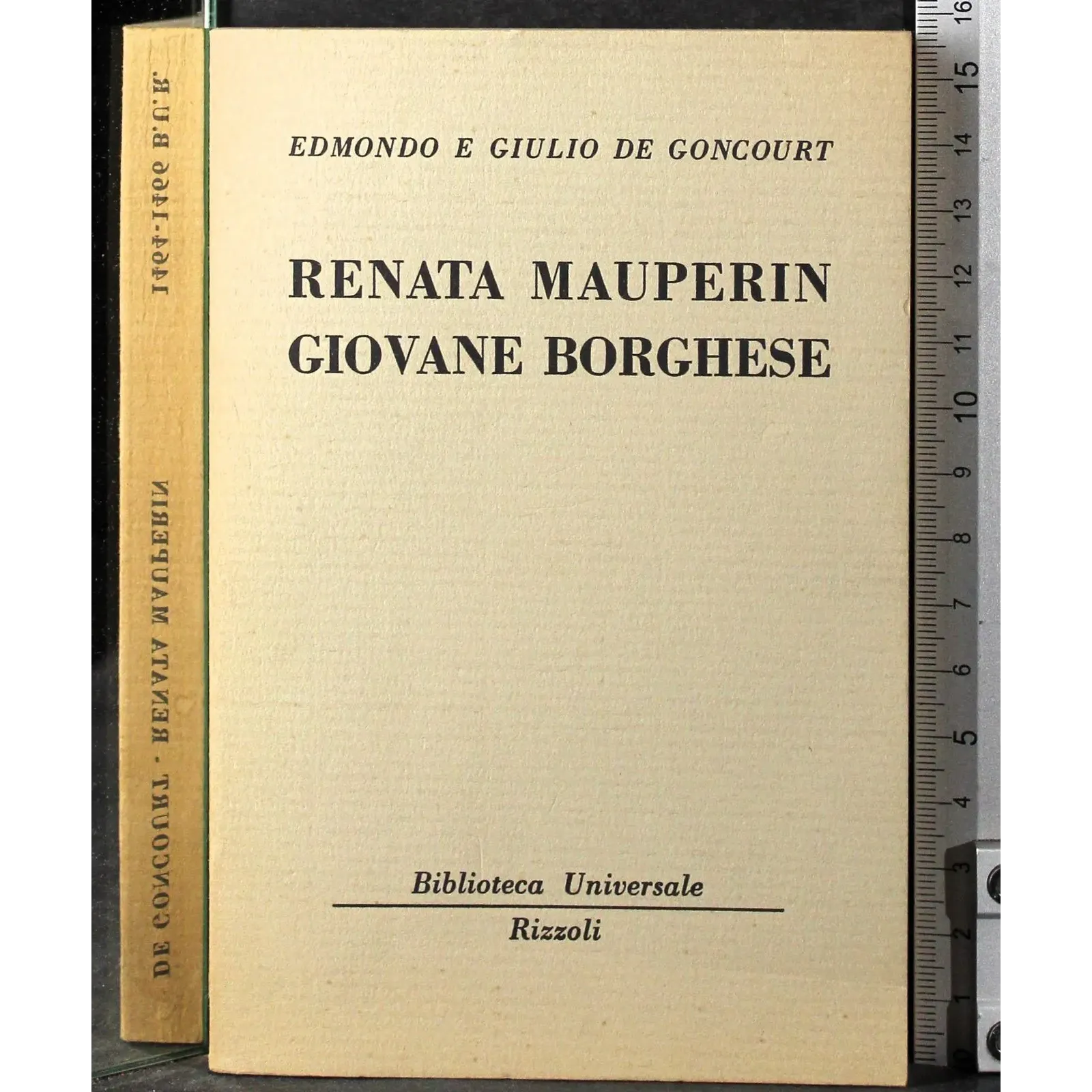 Renata Mauperin. Giovane Borghese