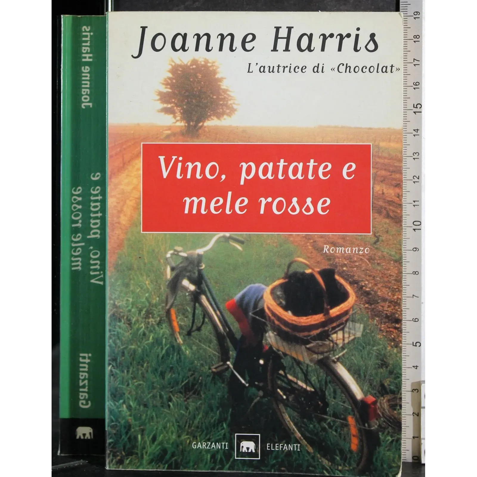 Vino, patate e mele rosse