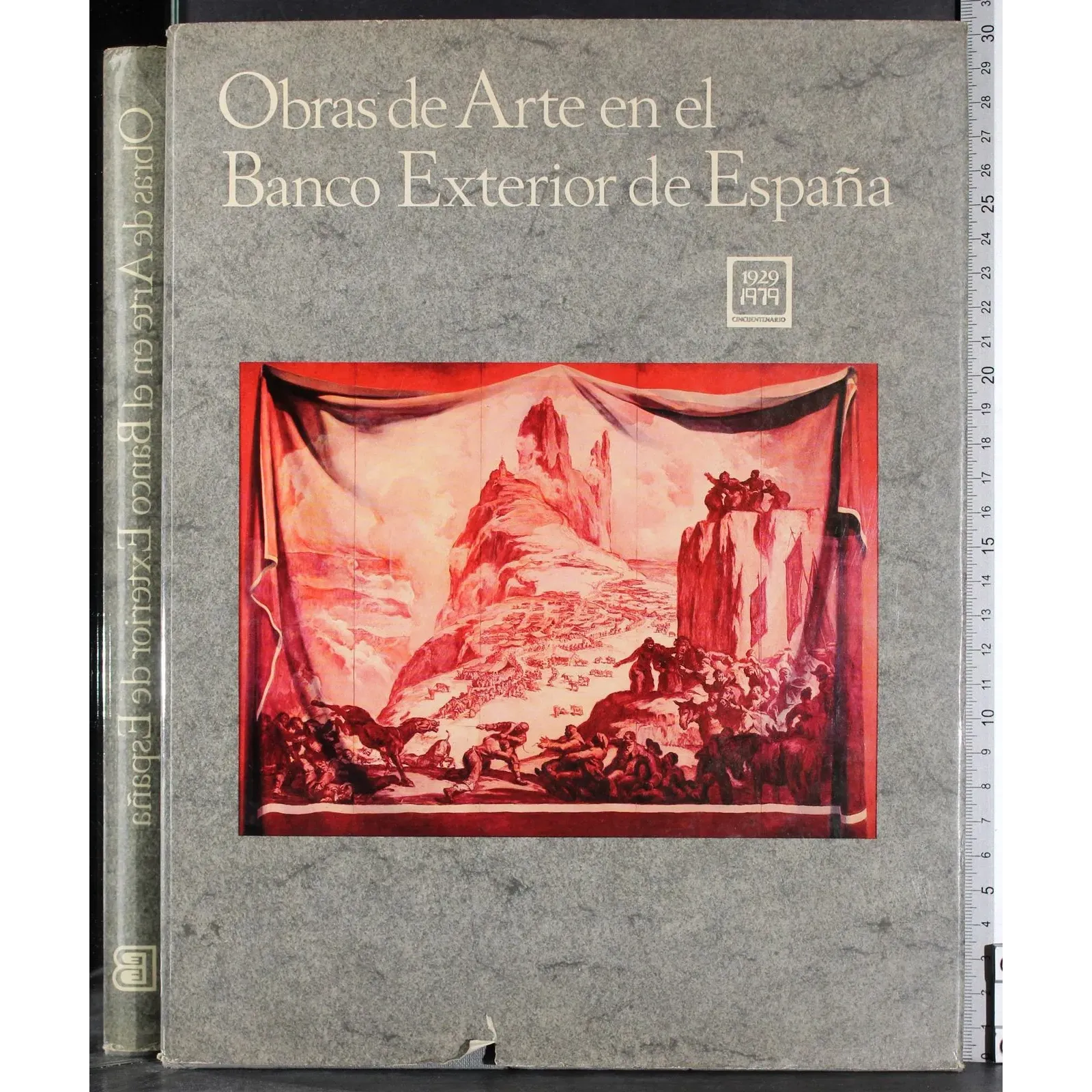 Obras de arte en banco exterior de Espana