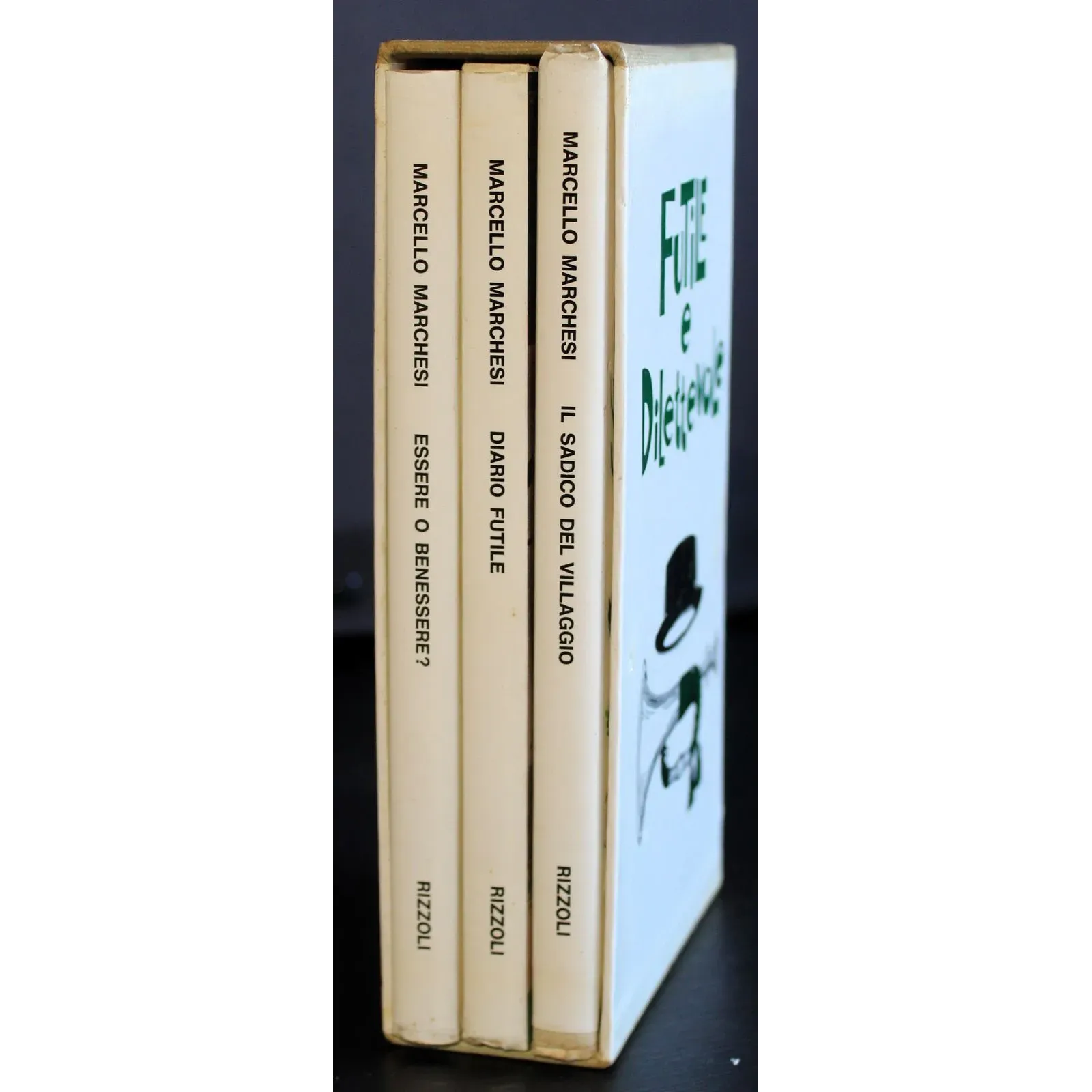 Futile e dilettevole. 3 Volumi