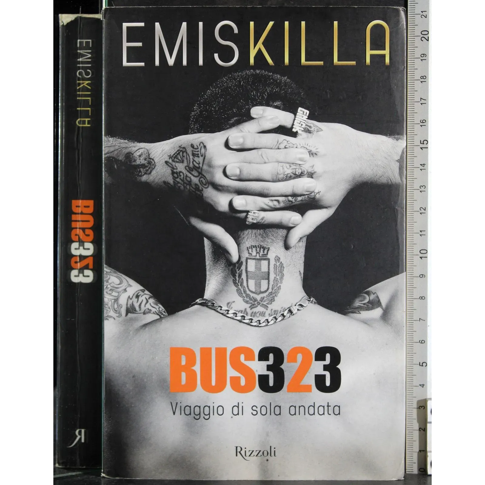 Bus 323. Viaggio di sola andata