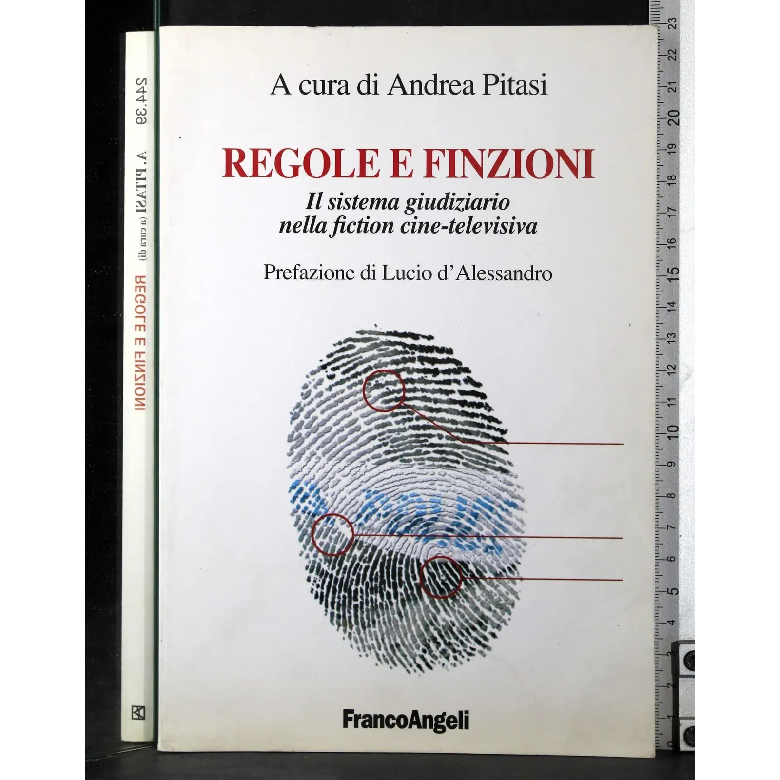 Regole e finzioni