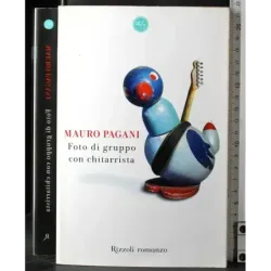 Foto di gruppo con chitarrista