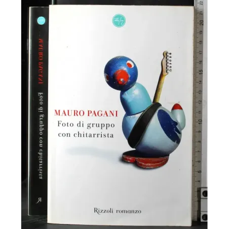 Foto di gruppo con chitarrista