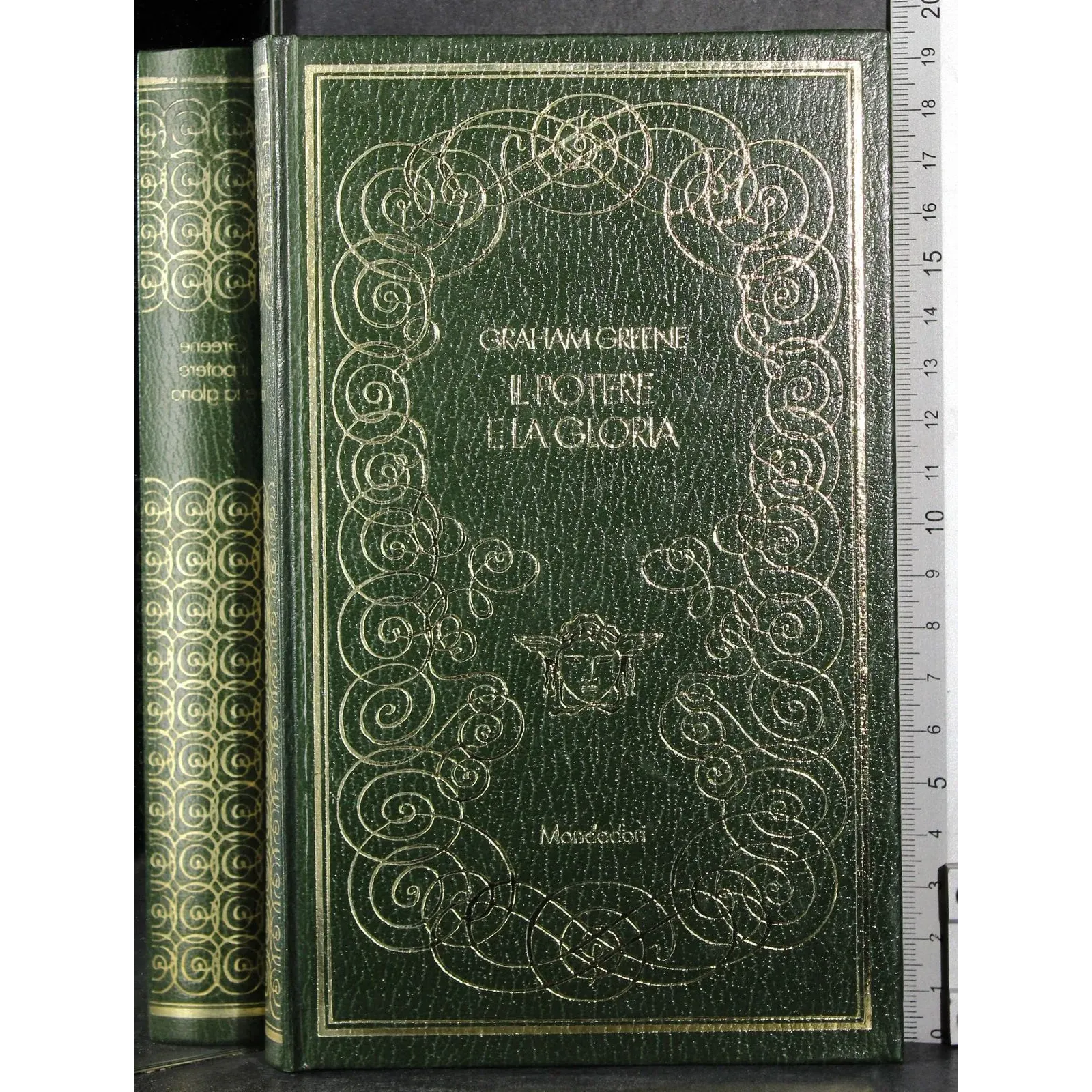 Il potere e la gloria