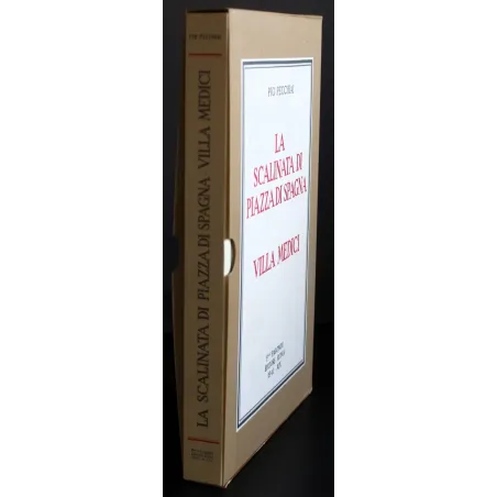 La scalinata di Piazza di Spagna. Villa Medici