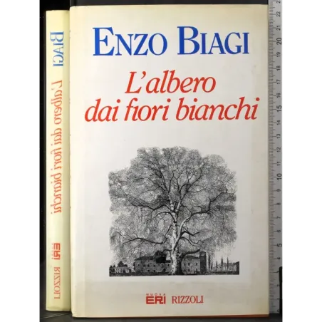 L'albero dei fiori bianchi