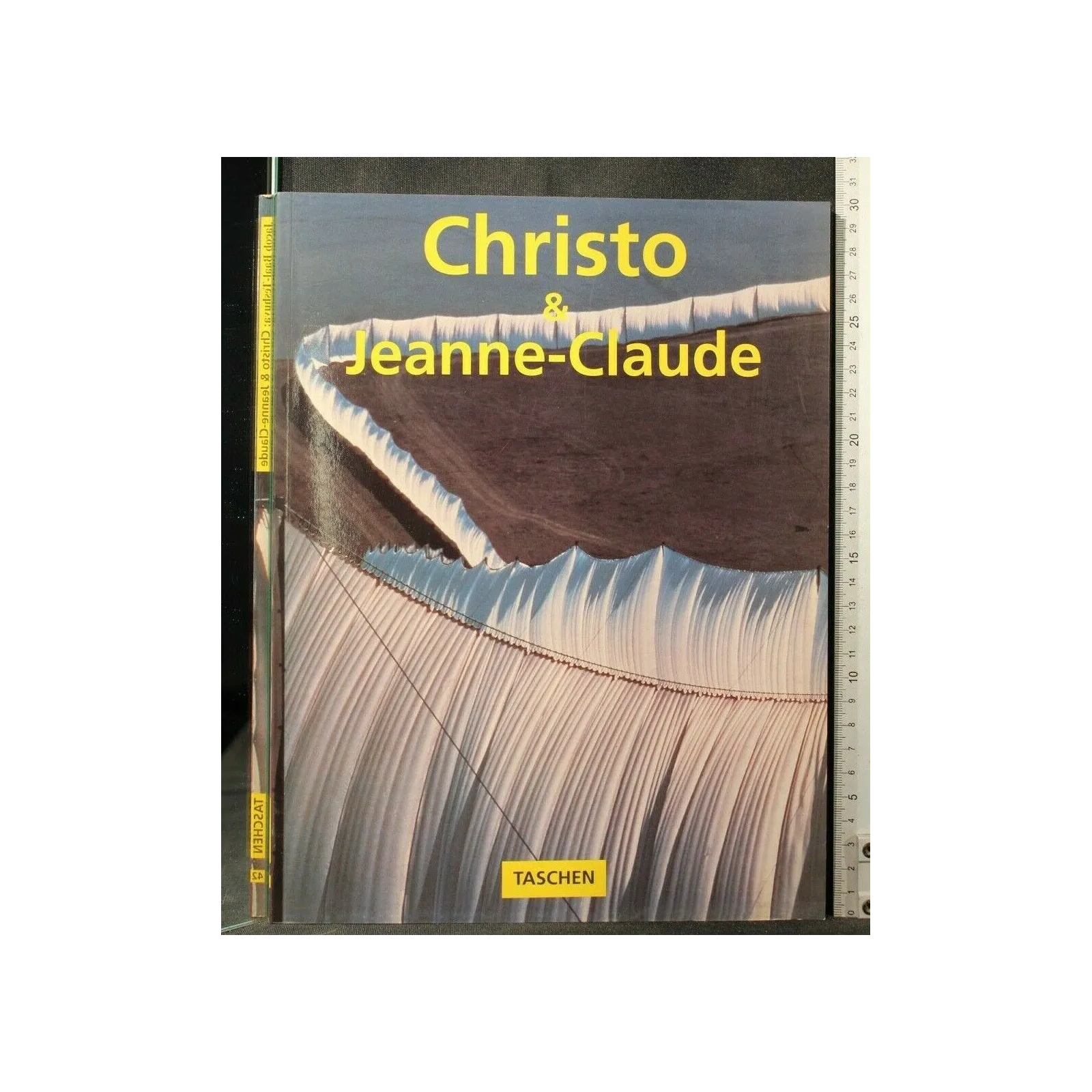 CHRISTO & JEANNE-CLAUDE