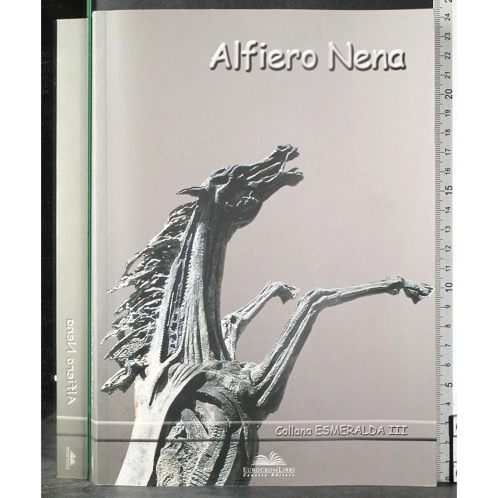 Collana Esmeralda III. Alfiero Nera