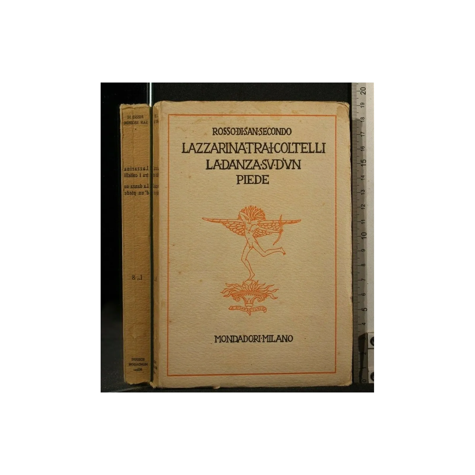 LAZZARINA TRA I COLTELLI LA DANZA SU D' UN PIEDE